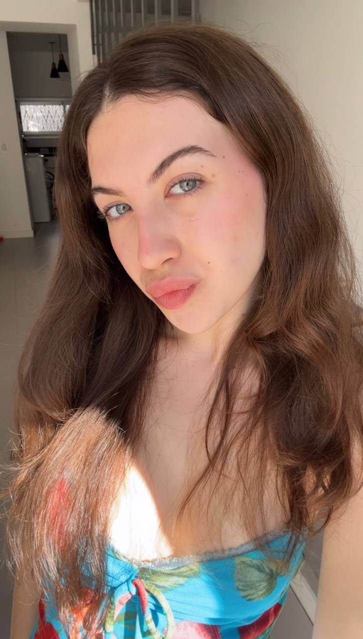 Nude girl Amber in Depok