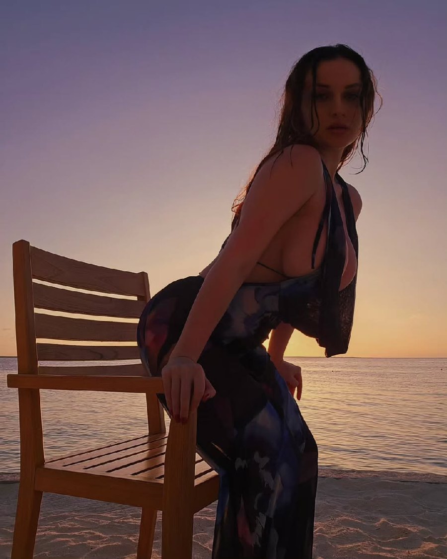 Sexy girl Miranda Faith nude in Depok