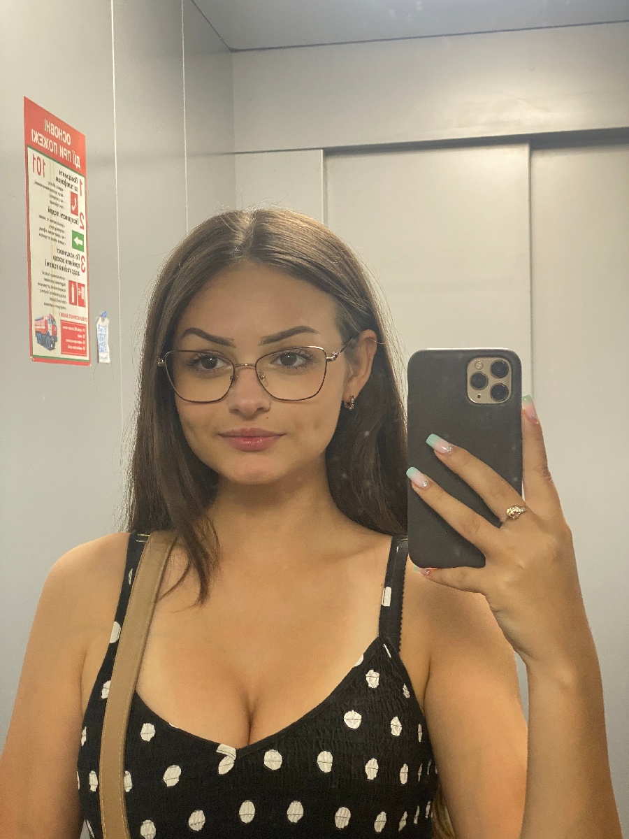 Sexy model Stacy in Depok