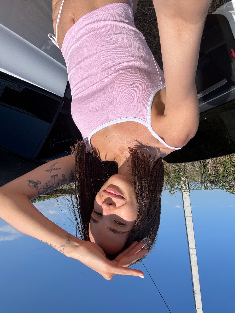 Sexy model Tina in Depok